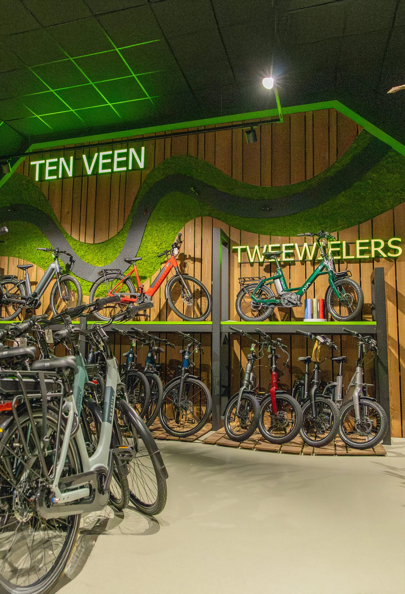 Binnenaanzicht winkel in kleur 4