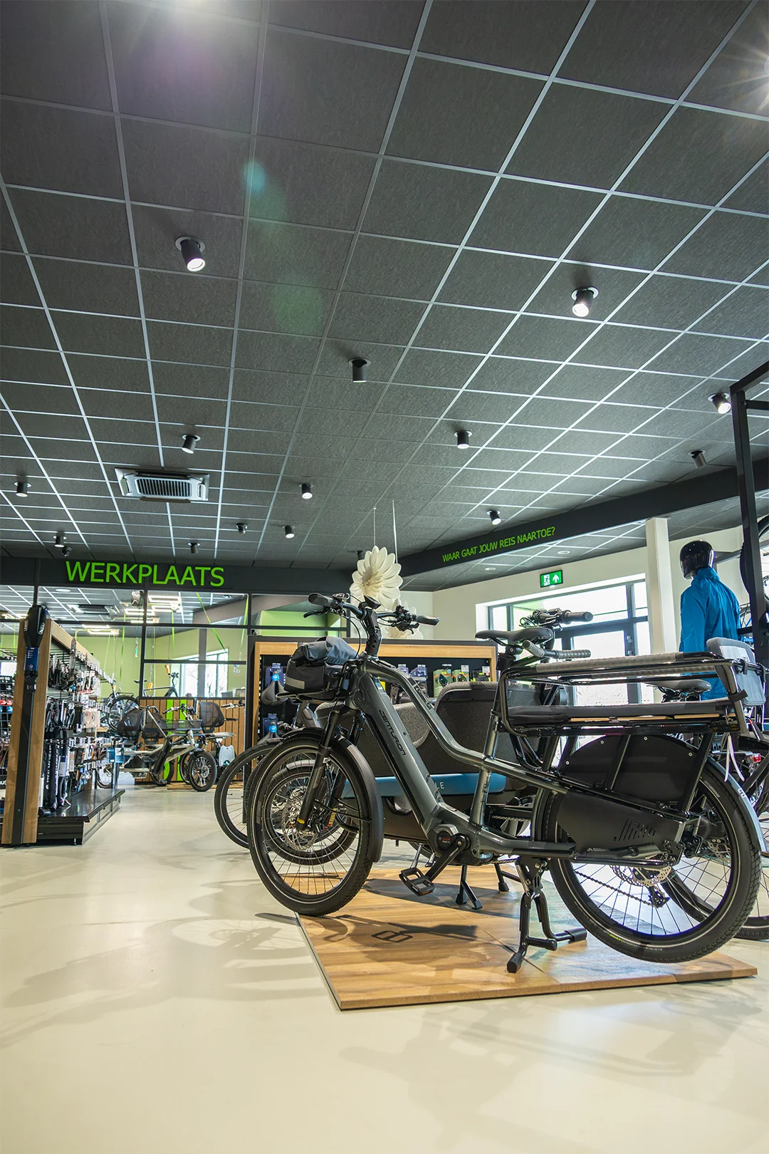 Binnenaanzicht winkel in kleur (7)