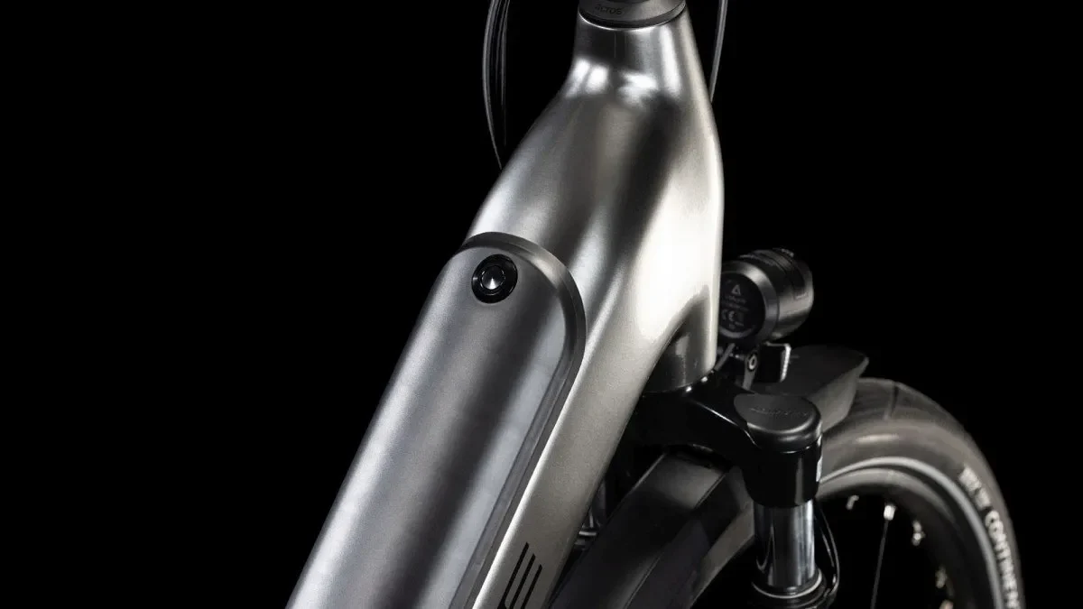 Cube SUPREME HYBRID DELUXE ONE 625